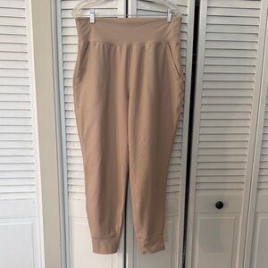 Old Navy Active Powersoft Jogger in Beige